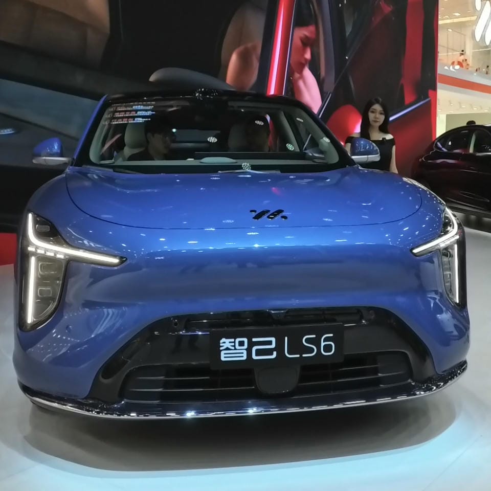 智己LS6竖(1)_cr960.jpg